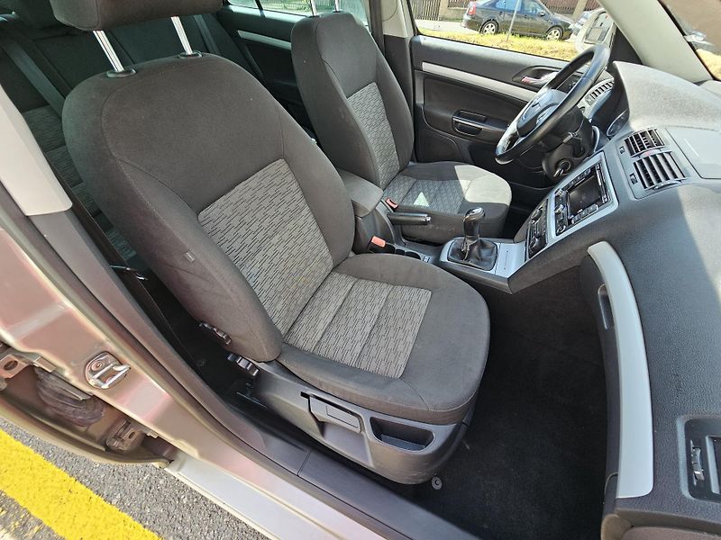 Škoda Octavia (2011) 2 1.6TDI FACELIFT - fotka 16 z 18