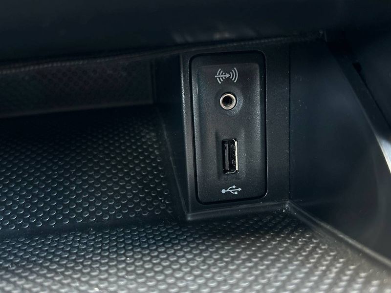 Volkswagen Golf (2018) 1.4 TSI R-Line - fotka 10 z 32