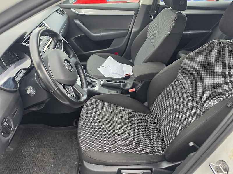 Škoda Octavia 1.6 TDI DSG.  - fotka 18 z 19