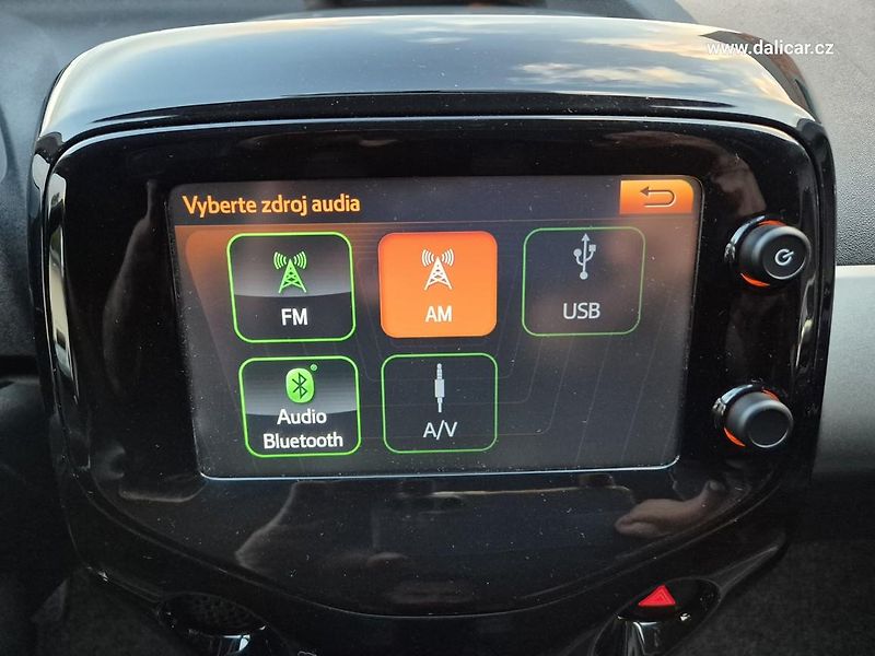 Peugeot 108 (2015) 1.0VTi 51KW Active Klimatronik - fotka 26 z 54