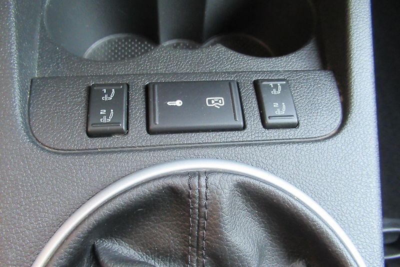 Škoda Roomster 1.4 TDi AUT. KLIMA SADA KOL - fotka 16 z 23