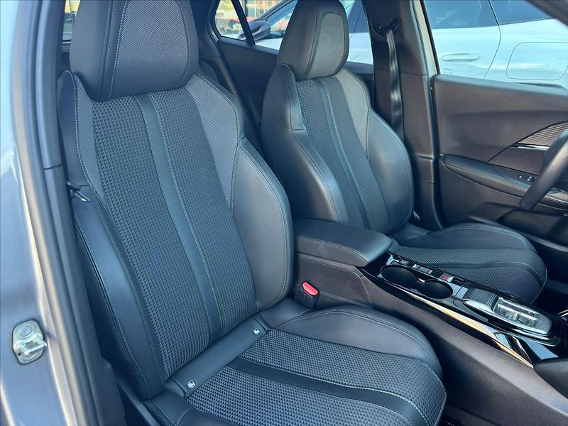 Peugeot 2008 1,2 PT  GT CZ nehavarováno - fotka 21 z 24