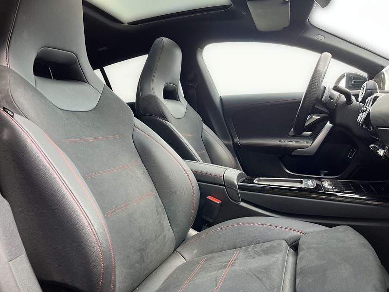 Mercedes-Benz CLA Třída 200 d Shooting Brake AMG - fotka 16 z 17