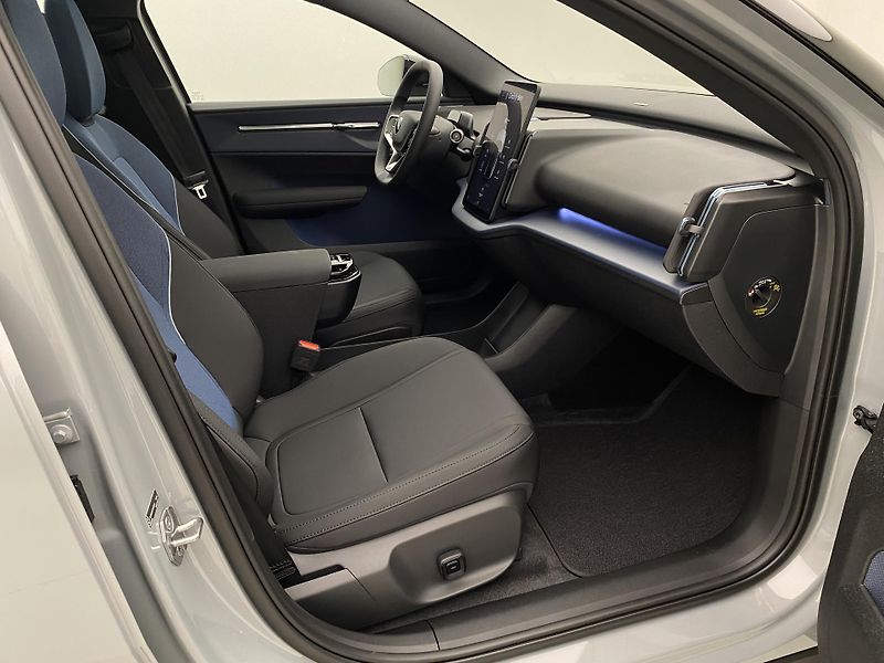 Volvo EX30 (2026) P5 LONG RANGE ELETRIC ULTRA - fotka 24 z 76