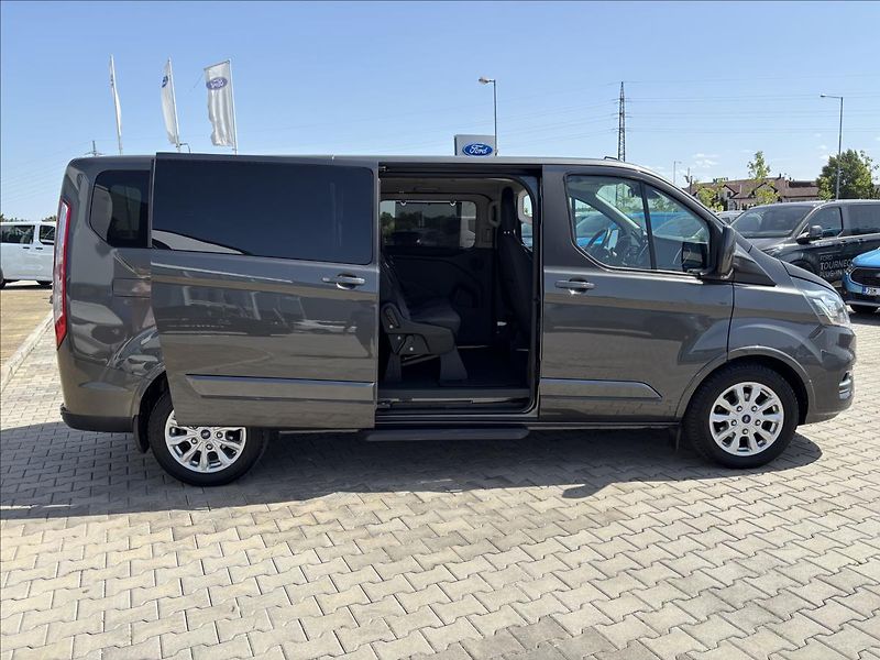 Ford Tourneo Custom 2,0 EcoBlue 110kW L2 Titanium - fotka 14 z 41