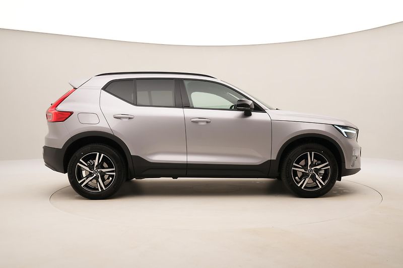 Volvo XC40 (2026) B4 AUT DARK PLUS - fotka 13 z 54