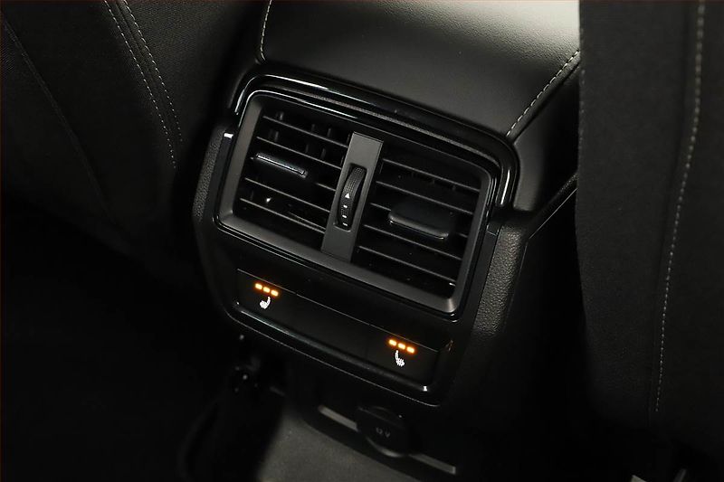 Škoda Karoq (2025) 2.0 TDI, SPORTLINE, AUTOMAT - fotka 12 z 17