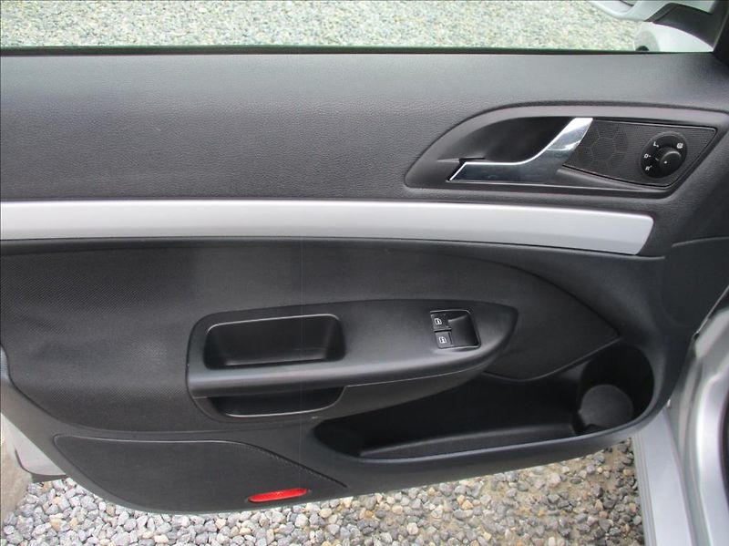 Škoda Octavia 1,4 TSI, klima, serv. kniha, - fotka 12 z 32