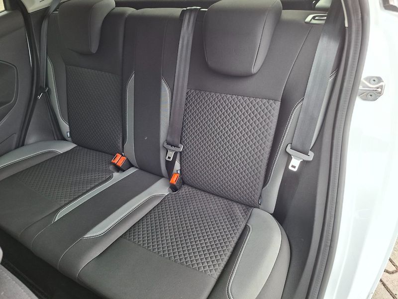 Ford Fiesta (2016) 1.25i 60kW -PARK.KAMERA - fotka 24 z 35