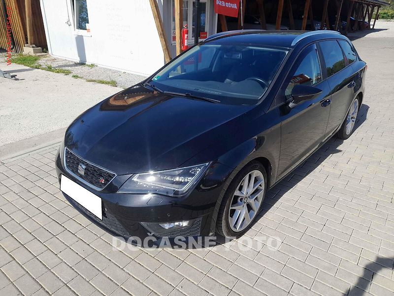 Seat Leon (2014) 2.0TDi, LED, navi, TZ - fotka 1 z 3