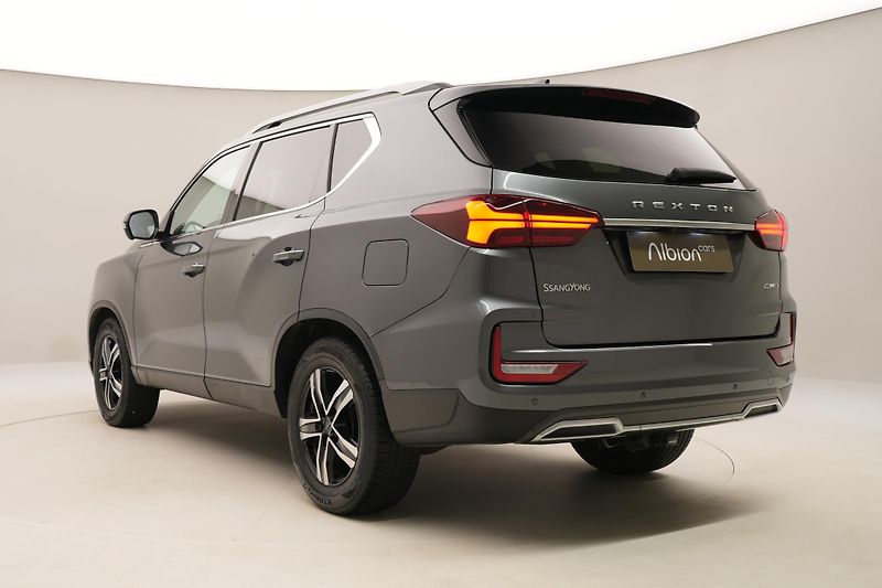 SsangYong Rexton 2.2 CRDi 4WD AUT CZ REZERVACE - fotka 10 z 50
