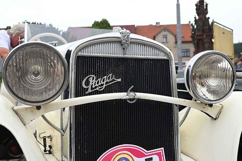Pražská Veteran Rally v Kácově.