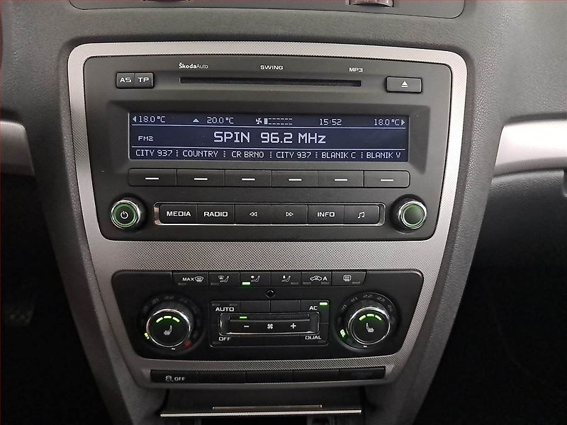 Škoda Octavia (2011) Elegance 1.6 TDI, Serv.kniha - fotka 12 z 15