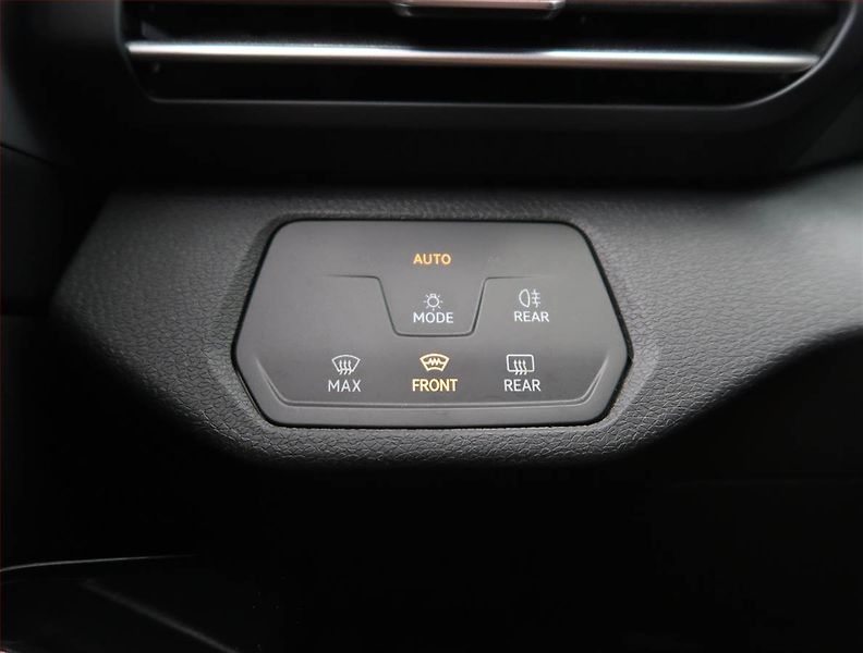 Volkswagen ID.4 (2021) Pro Perf. (82 kWh), SoH 93% - fotka 19 z 26