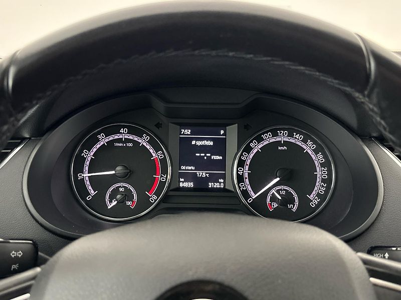 Škoda Octavia Ambition DSG - fotka 11 z 27
