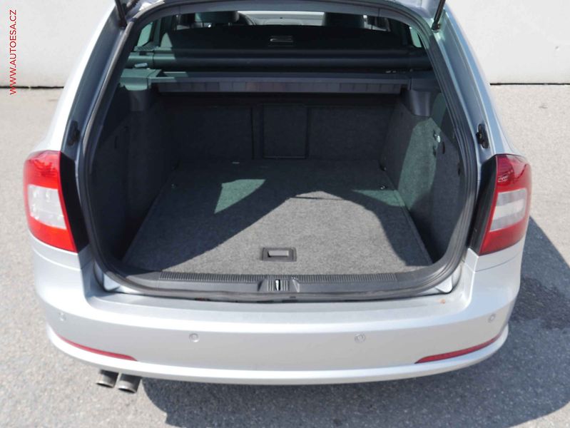 Škoda Octavia (2009) 2.0 TFSi, DSG, xenon - fotka 7 z 15