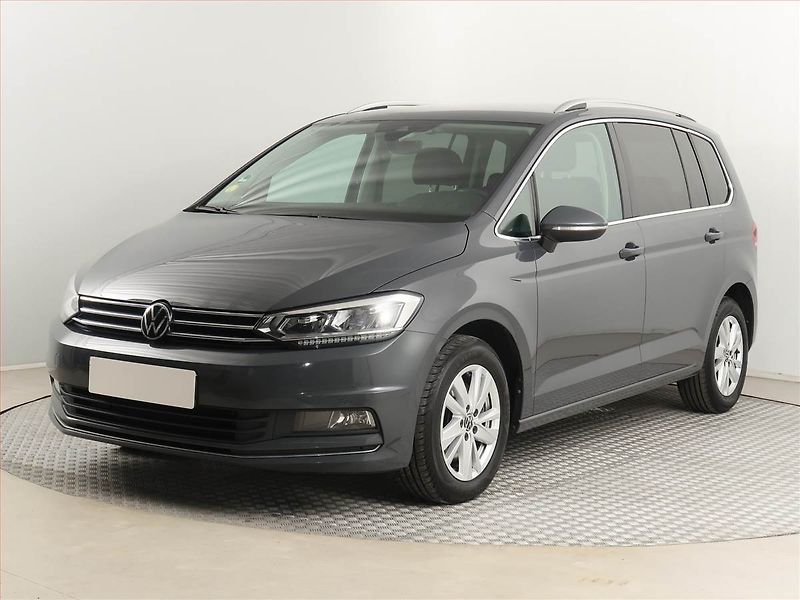 Volkswagen Touran (2023) 2.0 TDI - fotka 2 z 18