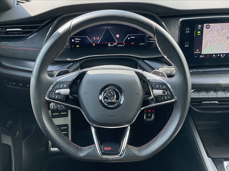 Škoda Octavia 2,0 TDI 4x4 DSG Combi RS TAŽNÉ - fotka 8 z 22