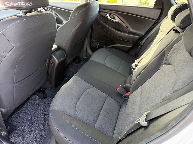 Hyundai i30 1.5 t-gdi 118 kw/automat/DPH - fotka 12 z 20