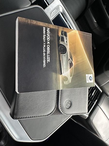 BMW Řada 7 (2019) BMW 745Le xDrive LONG aut. ser - fotka 55 z 57