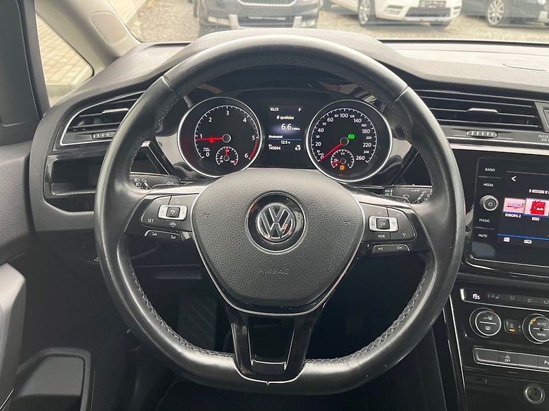 Volkswagen Touran (2020) 2.0 TDi DSG LED Webasto TOP - fotka 10 z 21