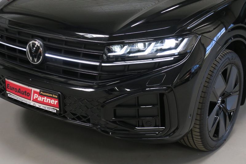 Volkswagen Touareg (2024) R-LINE 3,0TDI 210kW TOP VÝBAVA - fotka 7 z 50