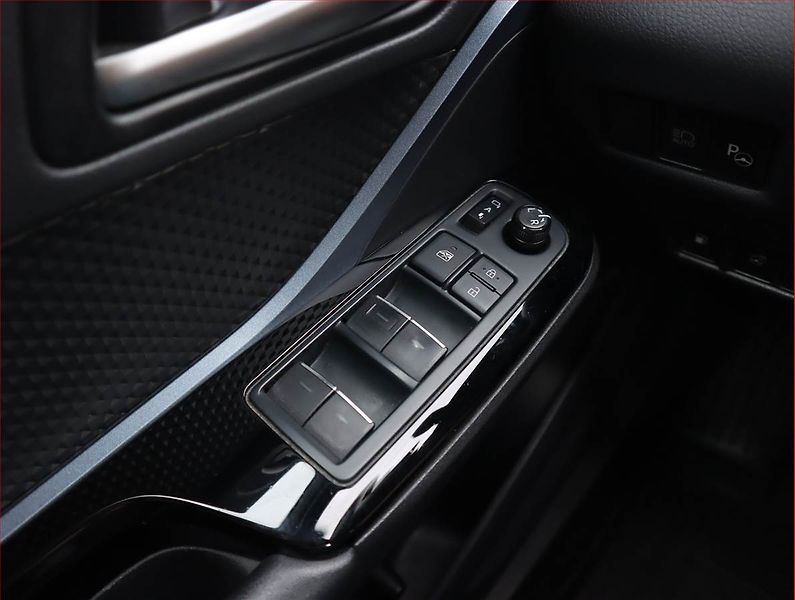 Toyota C-HR (2020) Selection 2.0 Hybrid - fotka 21 z 22