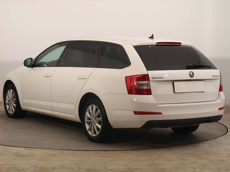 Škoda Octavia (2015) 2.0 TDI, Navi, Tempomat - fotka 4 z 13