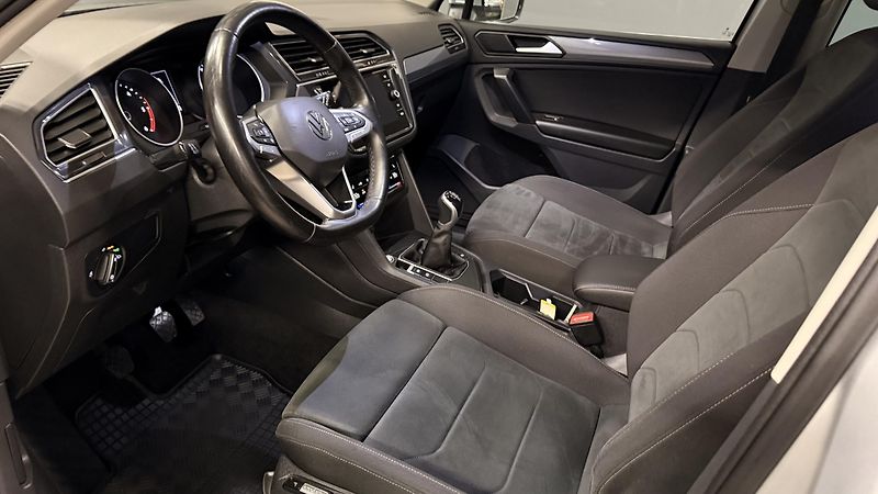Volkswagen Tiguan (2022) 2.0 TDI,LIFEREZERVOVÁNO - fotka 18 z 40