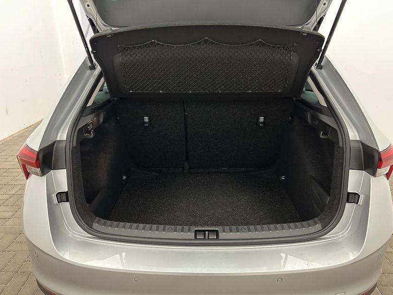 Škoda Scala 1.0 TSI Top selection - fotka 22 z 24