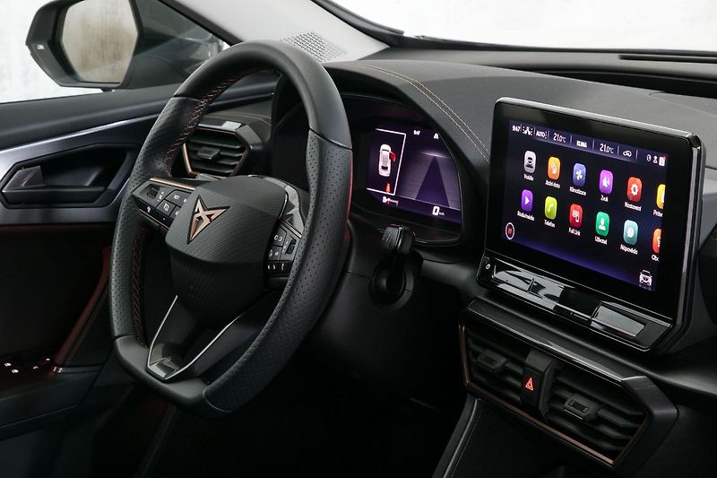 Cupra Formentor 1.5TSI 110kW LED Kamera ZÁRUKA - fotka 15 z 33