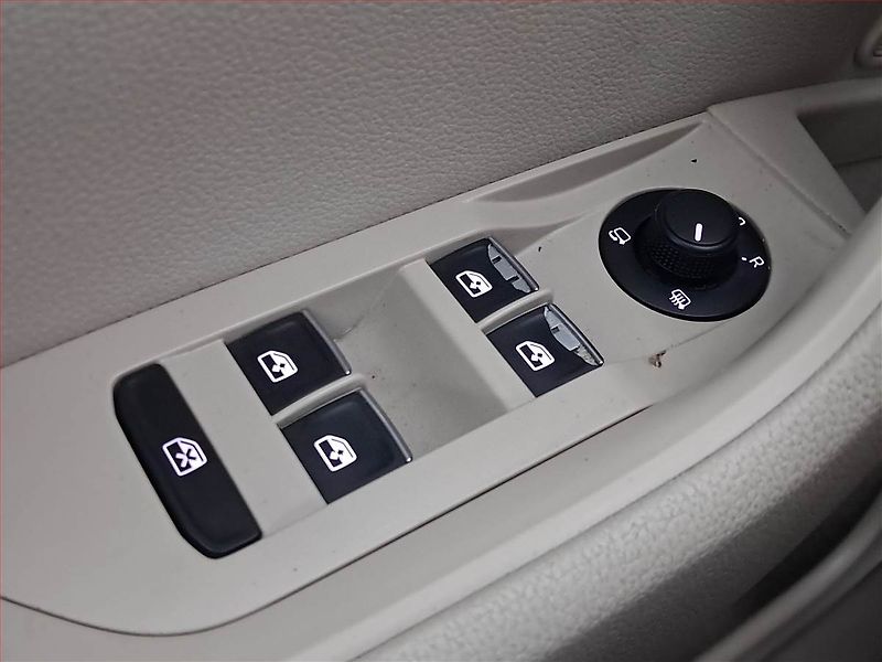 Škoda Superb (2016) Style 2.0 TDI, Serv.kniha - fotka 16 z 18