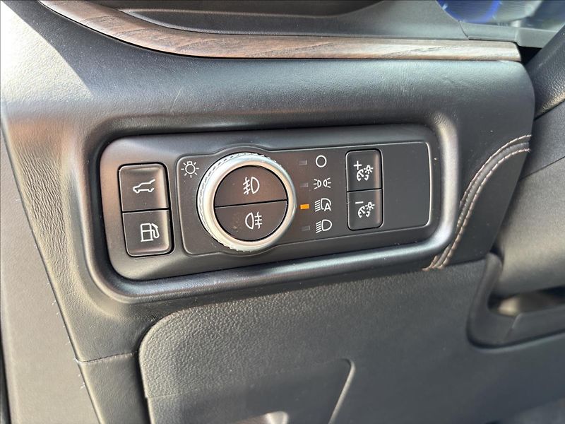 Ford Explorer 3,0 V6 PHEV Platinum AWD 7Míst - fotka 35 z 65