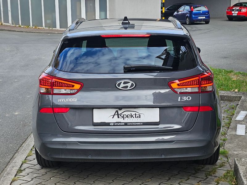 Hyundai i30 1,0 T-GDi 73kW, Smart Climate - fotka 4 z 33