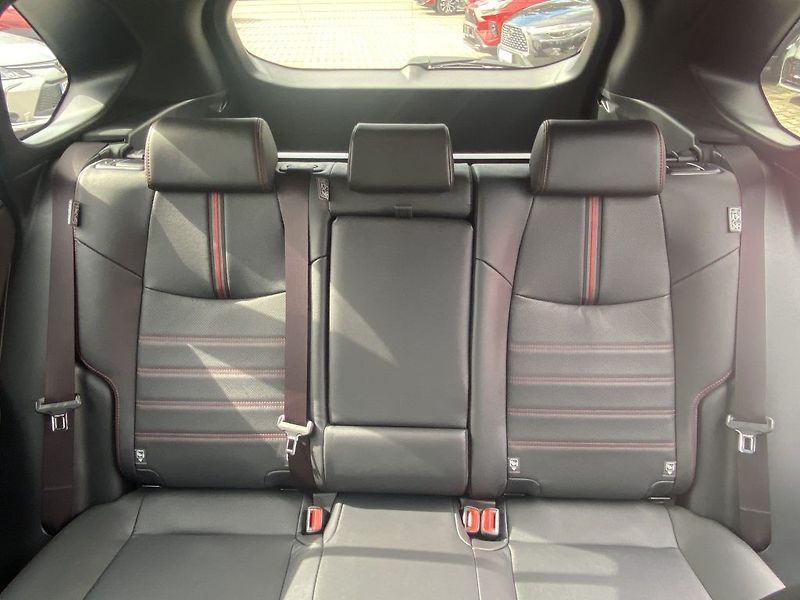 Toyota RAV4 2.5 Plug-in Hybrid Executive - fotka 13 z 28