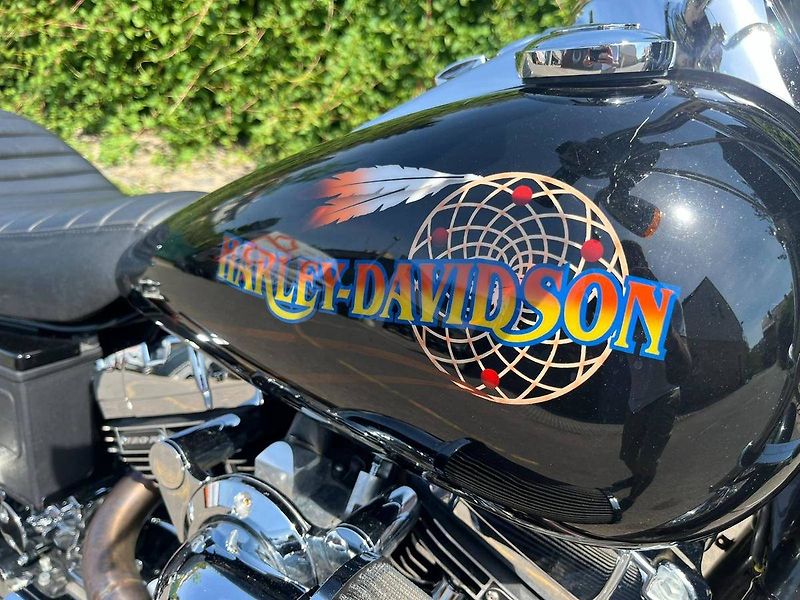 Harley-Davidson FXDWGI Dyna Wide Glide (2005) - fotka 12 z 17