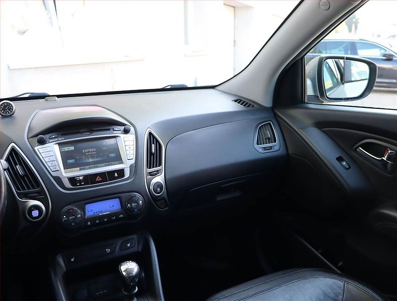 Hyundai ix35 (2010) 2.0 CRDi, 4X4, Serv.kniha - fotka 8 z 16