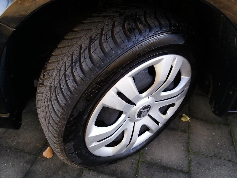 Škoda Roomster 1.2TSi,63kW,ESP, ZADÁNO !! - fotka 14 z 31