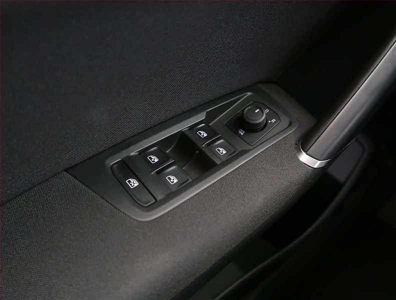 Volkswagen Touran (2022) Comfortline 2.0 TDI, Automat - fotka 18 z 20