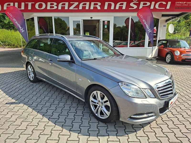 Mercedes-Benz Třídy E (2011) E 250 CDI 150kW 4MATIC - fotka 2 z 41
