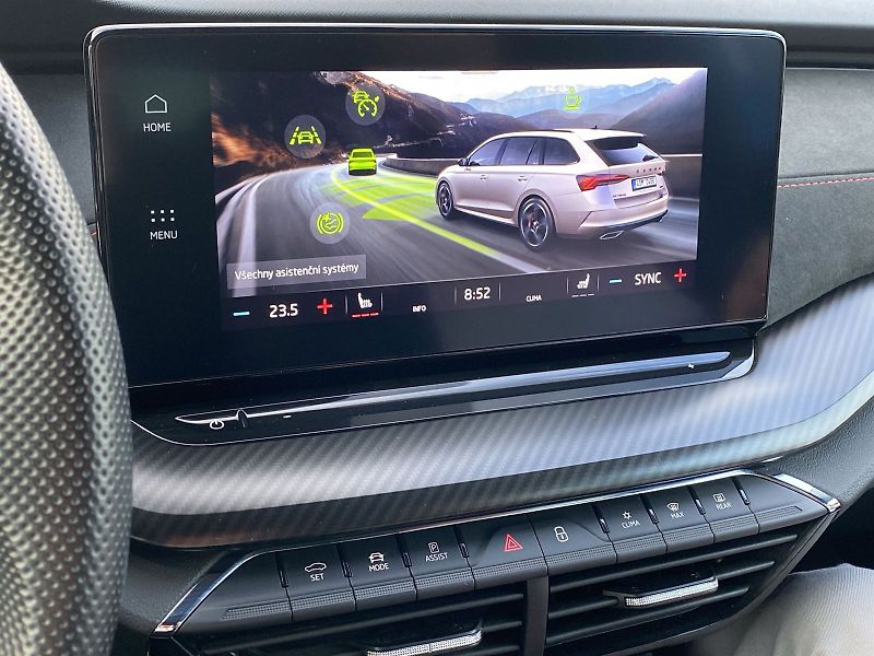 Škoda Octavia (2023) Combi 2.0 TDI DSG RS - fotka 14 z 35