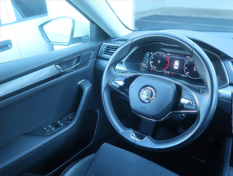 Škoda Superb (2023) Style 2.0 TDI - fotka 7 z 17