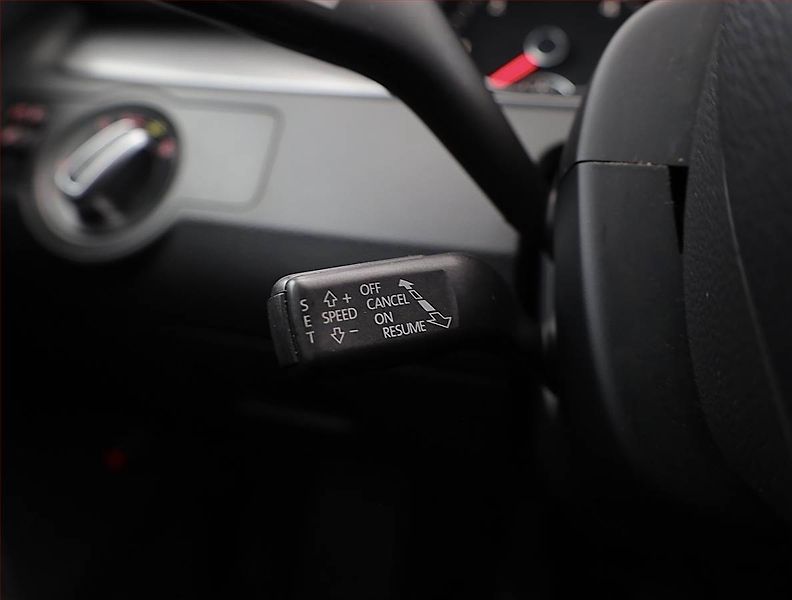Volkswagen Passat (2011) 2.0 TDI, Tempomat - fotka 15 z 18