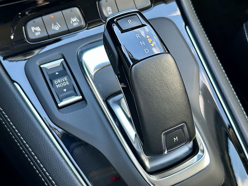 Opel Grandland (2022) ULTIMATE 1,2 Turbo AT8 - fotka 23 z 26