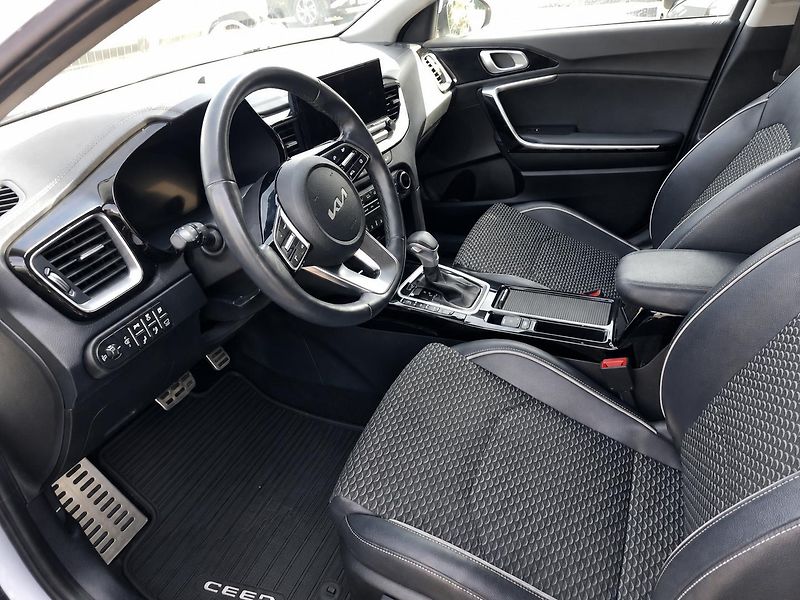 Kia Ceed (2023) 1.6PHEV,ČR,47KM DOJEZD EL - fotka 3 z 8