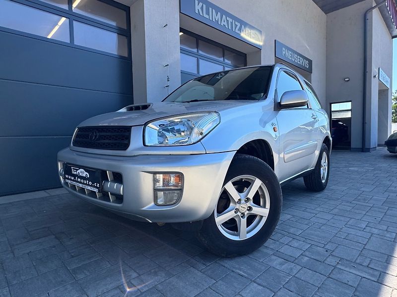 Toyota RAV4 (2003) 2.0 D-4D 4WD - fotka 1 z 27
