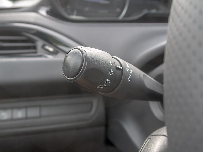 Peugeot 208 (2016) ČR 1.6HDI – PO SERVISU - fotka 17 z 45