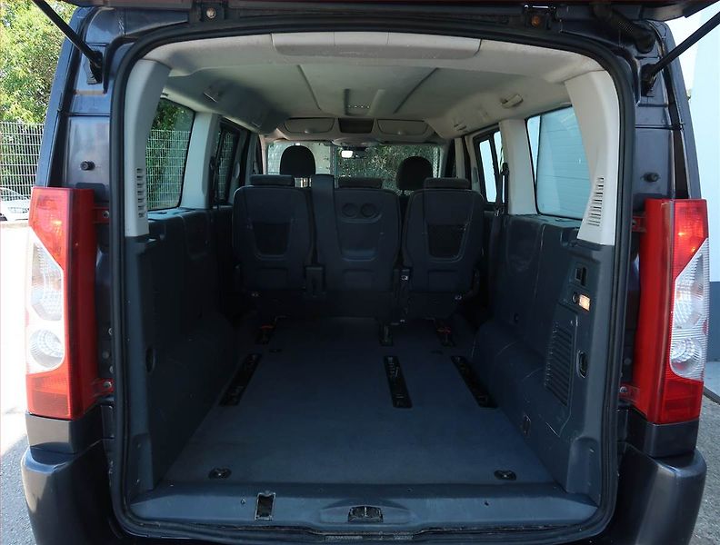 Peugeot Expert (2013) 2.0 HDi, Bus, 5Míst, 1Maj - fotka 14 z 22