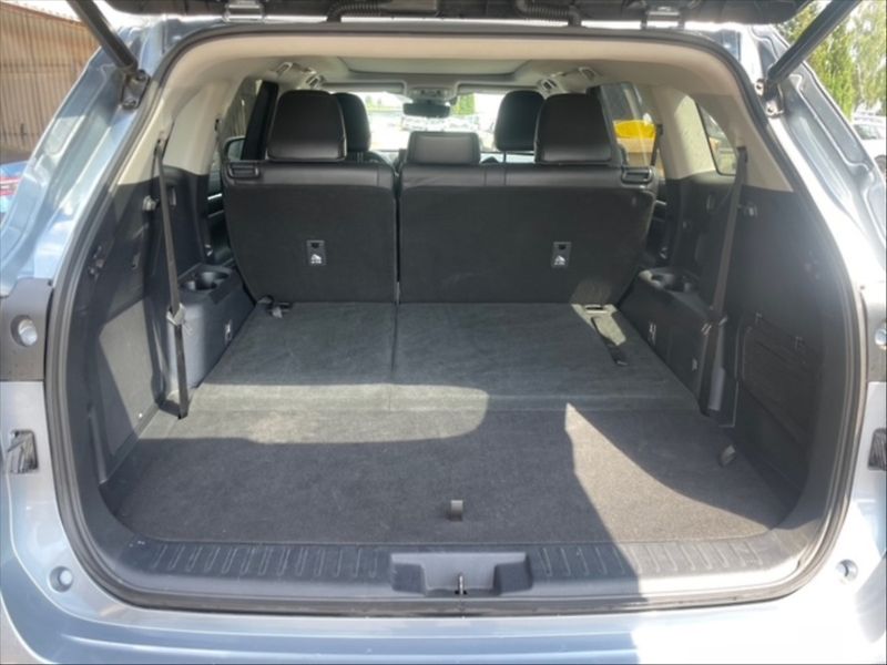 Toyota Highlander 2,5 Hyb.Executive 4WD Aut - fotka 6 z 11