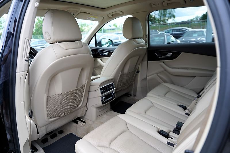 Audi Q7 3.0 TDI 200 kW/Q/7míst - fotka 34 z 50